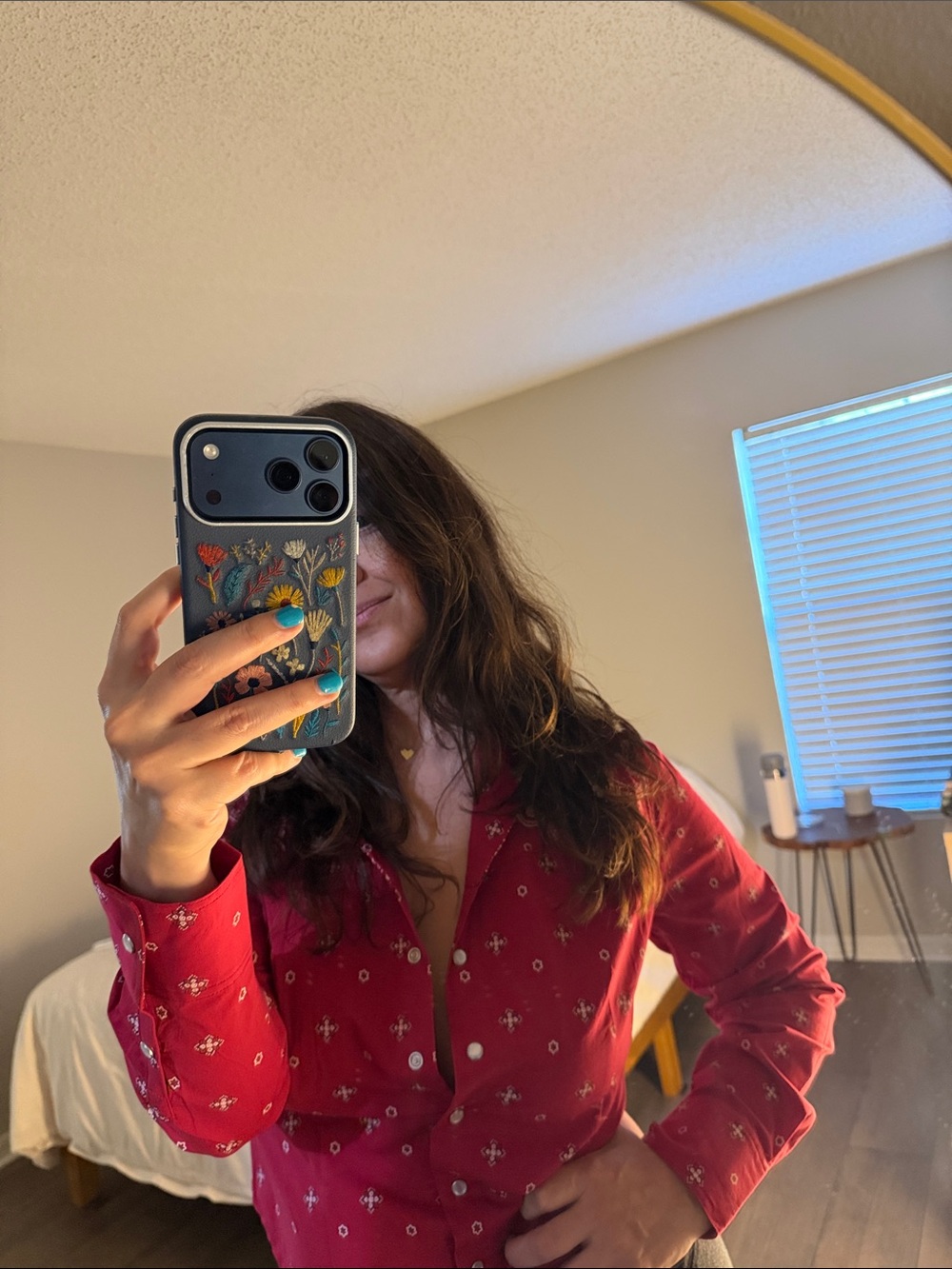 Good American Red Dolly Tailored Poplin Western-Print Snap Button Down Shirt - Picture 6 of 8